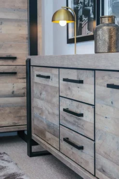 Dressoir Groot Udenhout